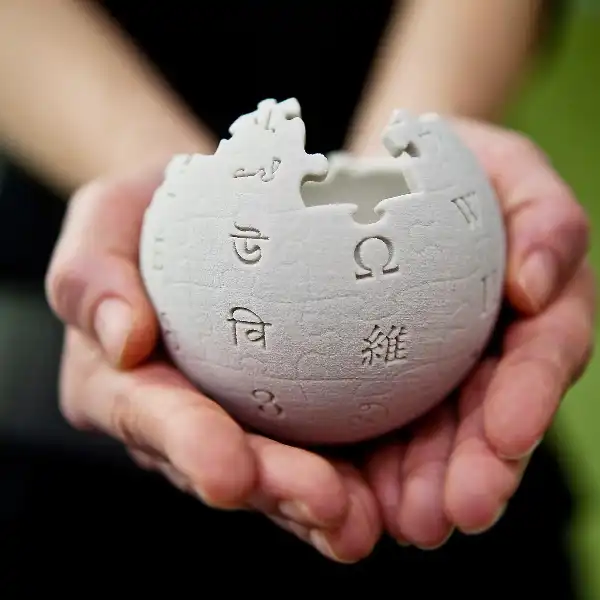 Will federal employees be prohibited from editing Wikipedia this year?