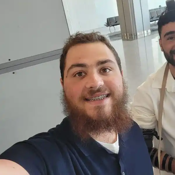 Will Yossi Farro wrap tefillin with Mark Zuckerberg in 2025?